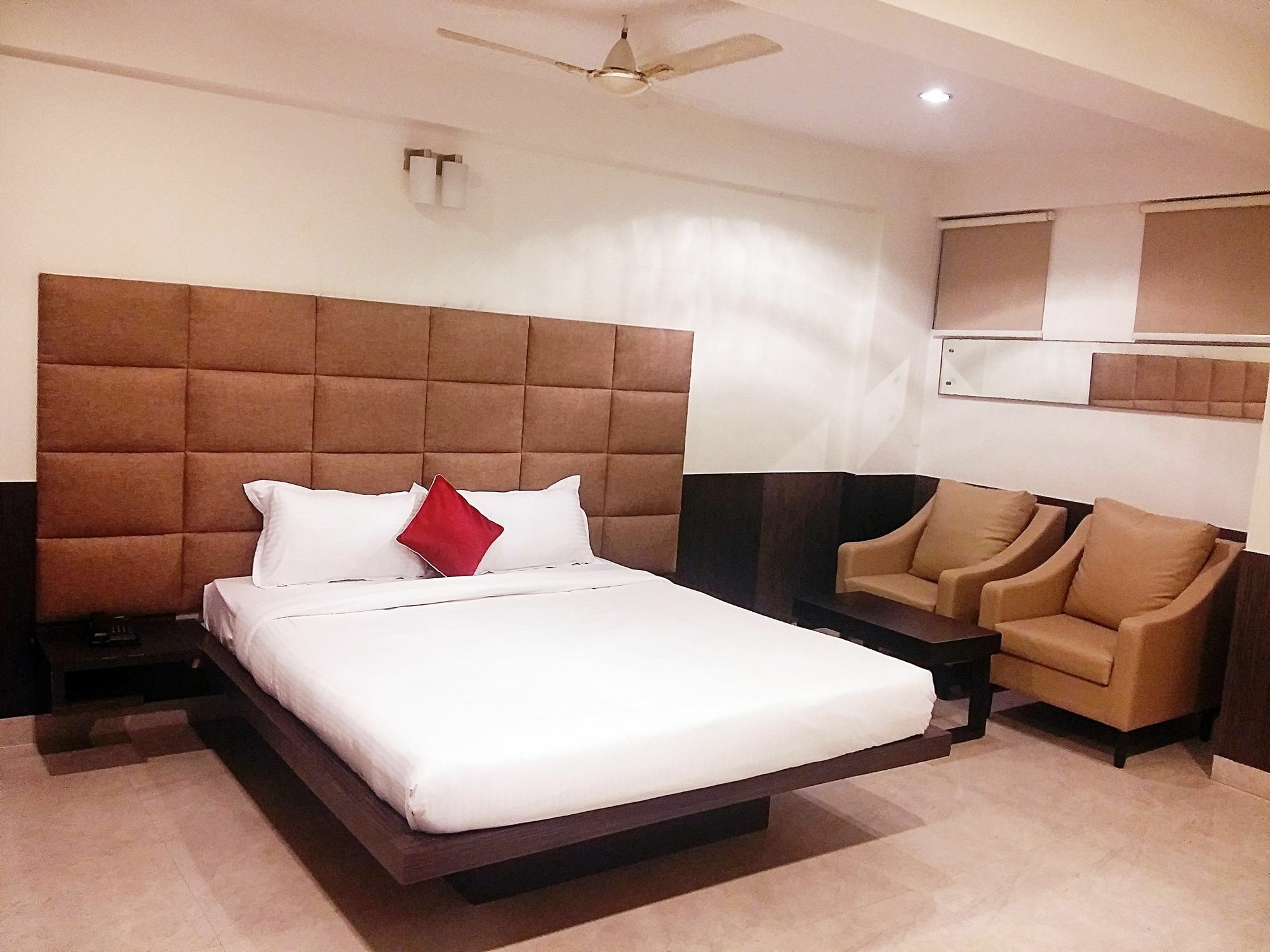 Capital Suites Bangalore Ngoại thất bức ảnh